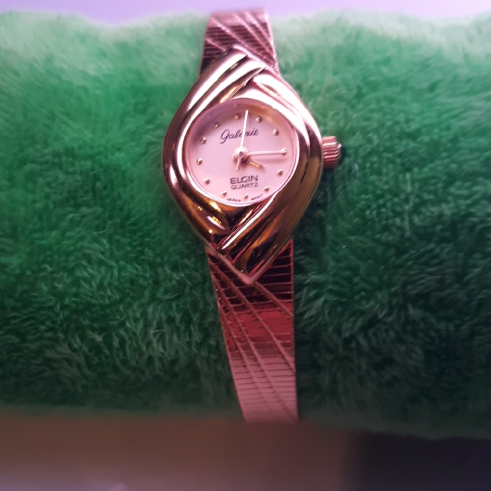 ^Antique Elgin Galaxie